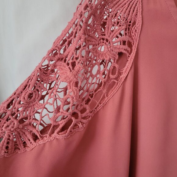 Maurice's Blouse Crocheted 3/4 sleeves Mauve Large Hi-Low Hem flowy - Picture 3 of 10